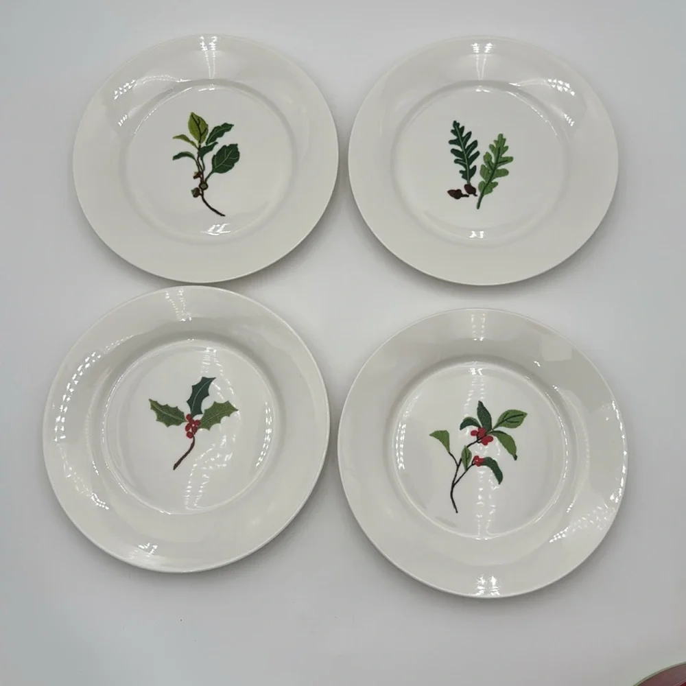 Set Of 4 Crate & Barrel Christmas Holiday Theme Salad Appetizers White Plates
